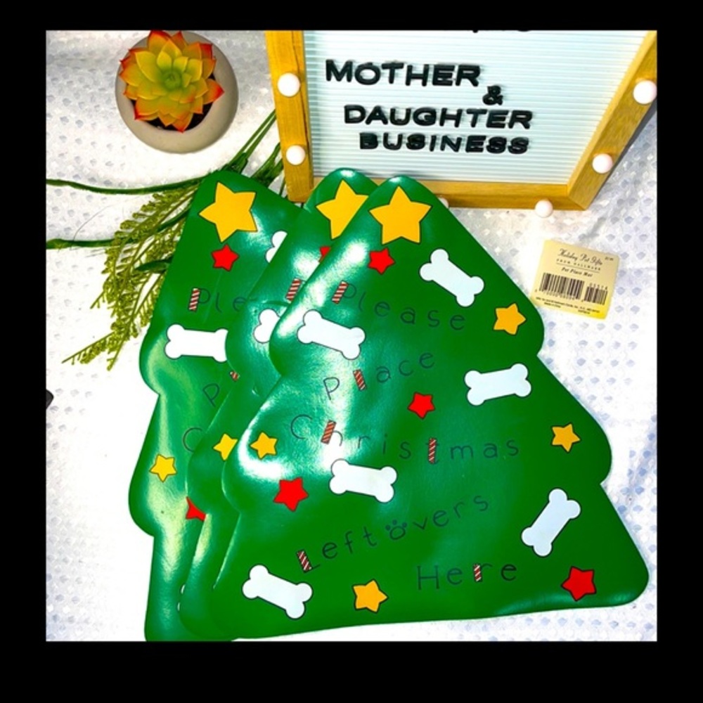 🎄 Vintage Hallmark Christmas Pet Placemats “Please Place Christmas Leftove…